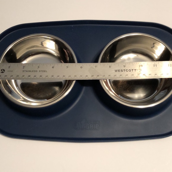 Gorilla Grip Non Slip Dog water and food dishes - Picture 3 of 6